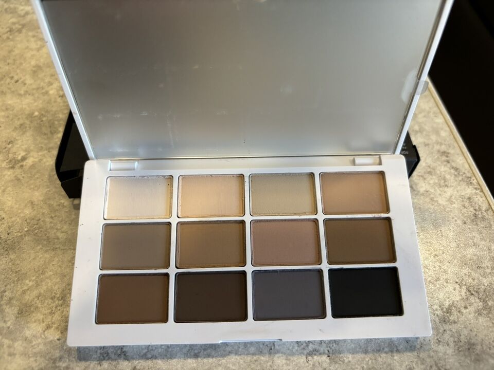 Makeup by Mario Master Mattes Eye Shadow Neutrals Pallet New 100% Authentic NIB